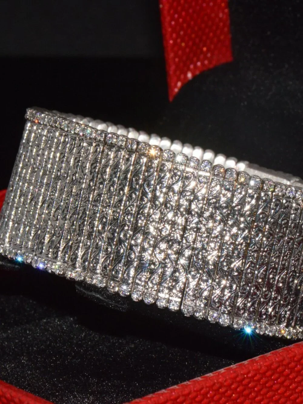 Rare Roberto Coin Natural 3.20CT Diamond Floral Scroll Work 18K Gold Bracelet